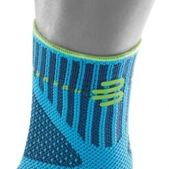 Bauerfeind Sprunggelenkbandage Dynamic Blau/lime - 1 Stück -Yonex Verkaufsgeschäft BauerfeindSports ankle support dynamic rivera detail2 web 1000x1000 1